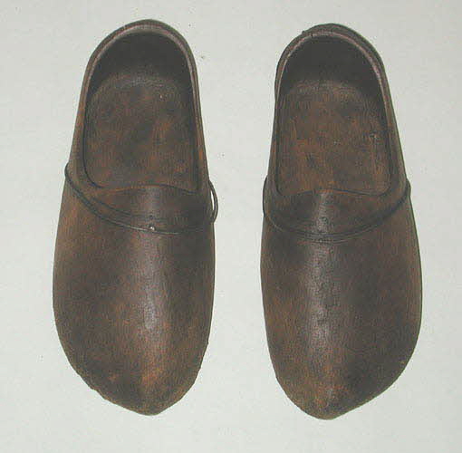 sabot de femme 1939.14.17.4.1-2 Photo