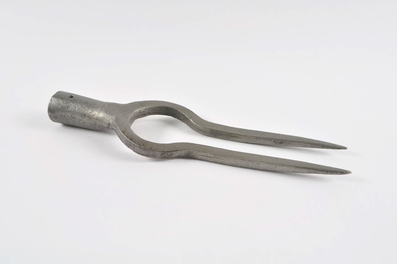FOURCHE A BETTERAVES 1970.60.23 Photo Mucem