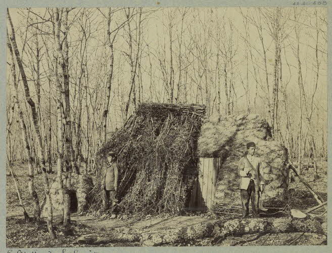Douchement ; Louis-Frédéric Mahot De La Querantonnais photographie Album n°4 du Musée d'ethnographie du Trocadéro ; Métier : charbonnier Centre, France 1875-1899 Ph.1944.41.408 Photo