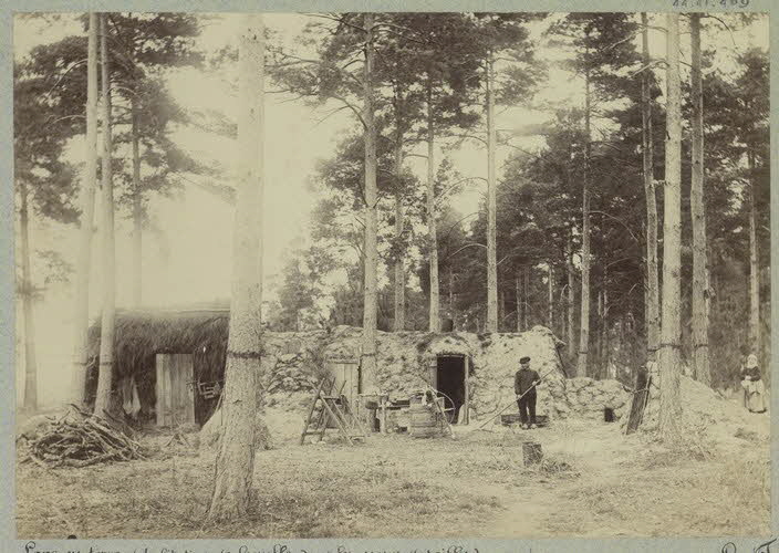 Douchement ; Louis-Frédéric Mahot De La Querantonnais photographie Album n°4 du Musée d'ethnographie du Trocadéro ; Métier : charbonnier Centre, France 1875-1899 Ph.1944.41.409 Photo