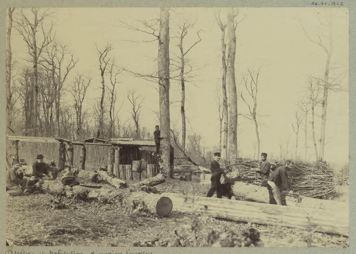 Douchement ; Louis-Frédéric Mahot De La Querantonnais photographie Album n°4 du Musée d'ethnographie du Trocadéro Centre, France 1875-1899 Ph.1944.41.412 Photo