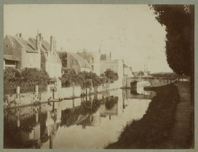 Isidore Alphonse Chalot photographie Album n°4 du Musée d'ethnographie du Trocadéro Centre, France 1875-1899 Ph.1944.41.413 Photo