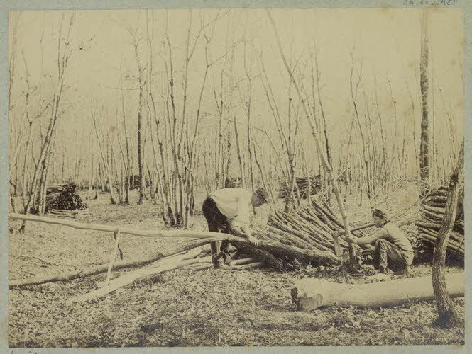 Douchement ; Louis-Frédéric Mahot De La Querantonnais photographie Album n°4 du Musée d'ethnographie du Trocadéro Centre, France 1875-1899 Ph.1944.41.421 Photo