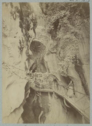 Georges Brun photographie Album n°6 du Musée d'ethnographie du Trocadéro Rhône-Alpes, France 1875-1899 Ph.1944.41.679 Photo