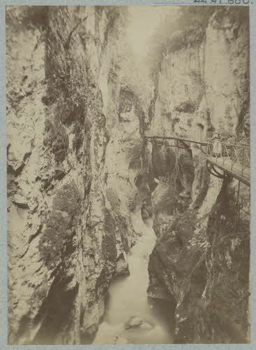 Georges Brun photographie Album n°6 du Musée d'ethnographie du Trocadéro Rhône-Alpes, France 1875-1899 Ph.1944.41.680 Photo