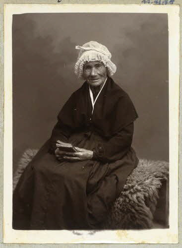 Anonyme photographie Album n°1 du Musée d'ethnographie du Trocadéro Auvergne, France 1875-1899 Ph.1944.41.75 Photo
