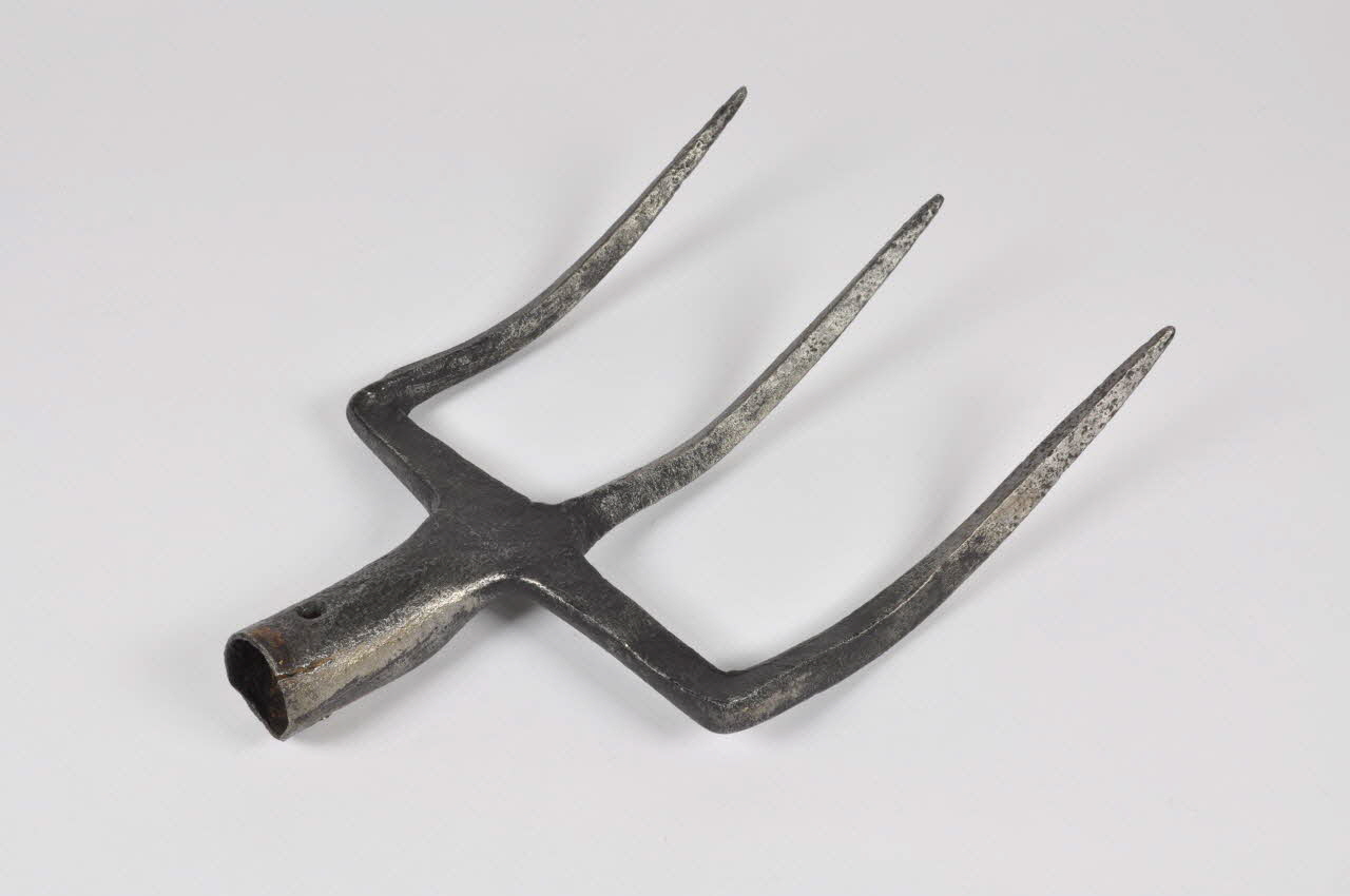 FOURCHE-BECHE 1970.79.27 Photo Mucem
