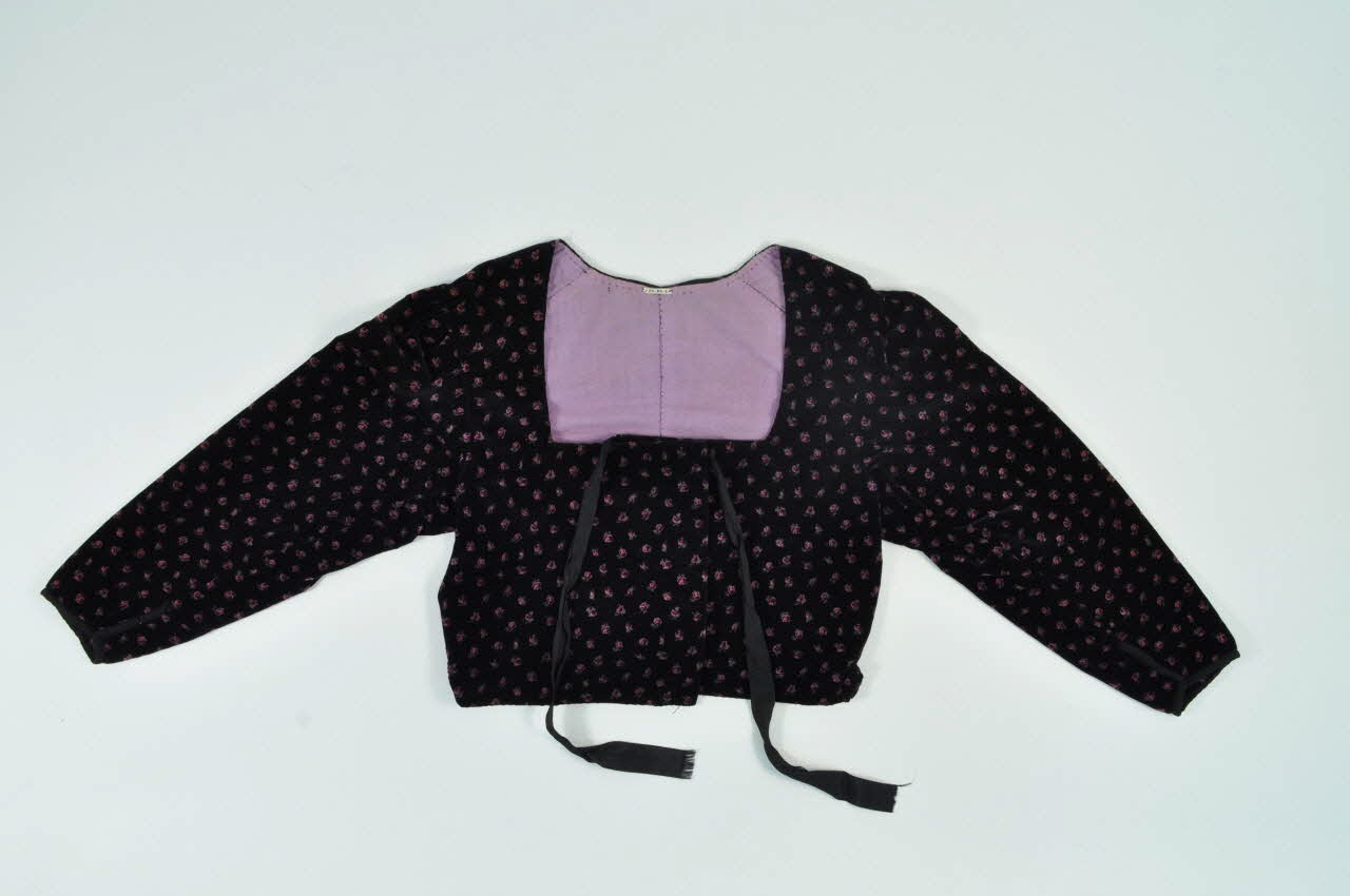 corsage hirnertchuba 1970.86.2 Photo Mucem