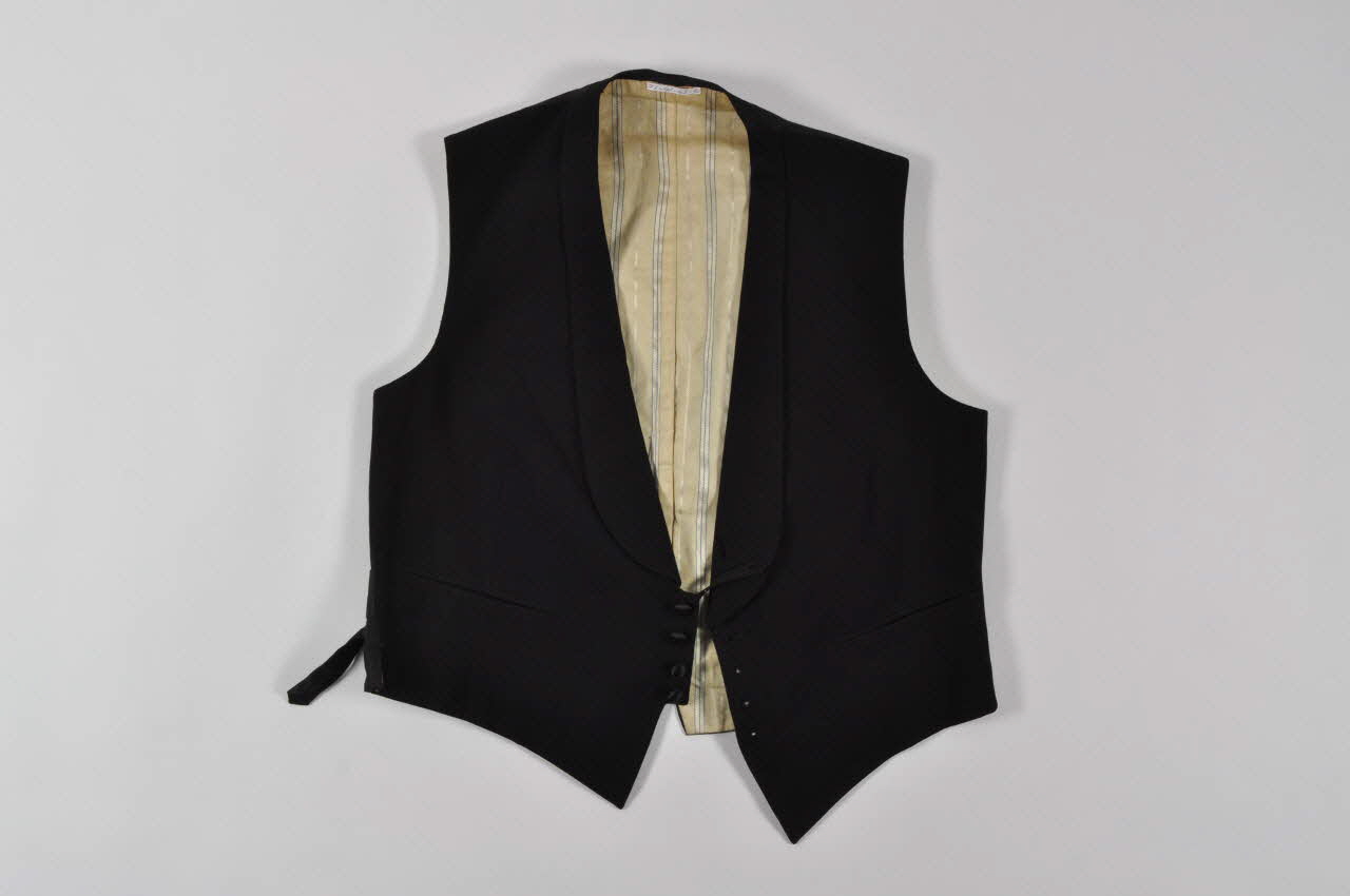 Magasins Belle Jardinière gilet 1912 1971.41.49.2 Photo Mucem