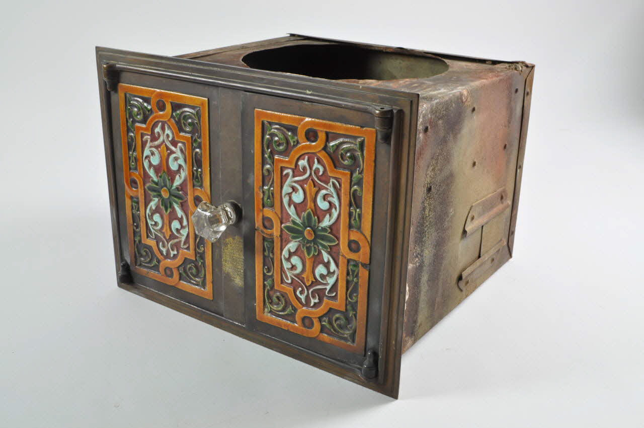 POELE A COMBUSTIBLE SOLIDE 1971.56.106.9 Photo Mucem