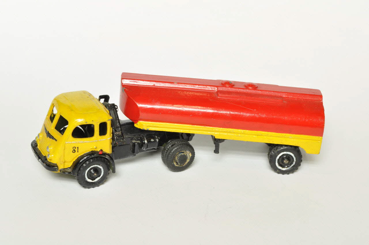 figurine 1973.101.1.11.1-2 Photo Mucem