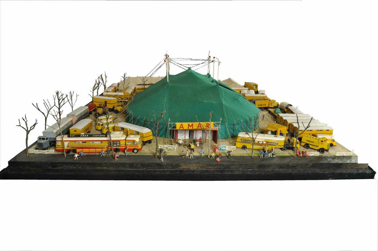 Luc Cardin ; Jean Lortz ; Marcel Gabriel ; Roland Brun ; Hubert Tieche maquette de cirque France 1967-1970 1973.101.1.1-55 Photo Mucem