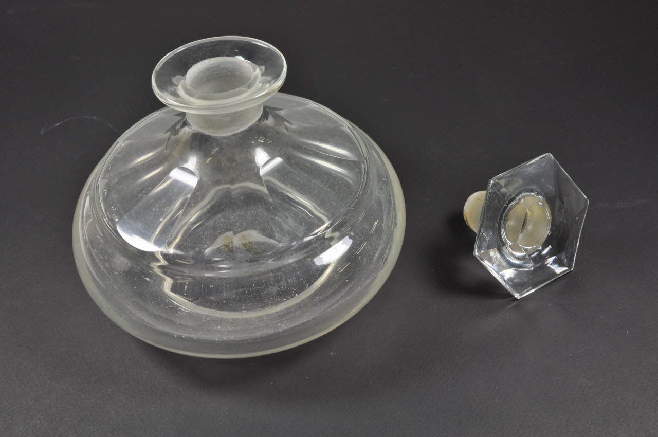 flacon de toilette 1900-1950 1972.14.15 1-2 Photo Mucem