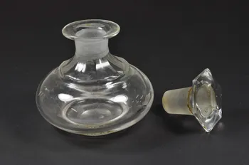 flacon de toilette 1900-1950 1972.14.16 1-2 Photo Mucem