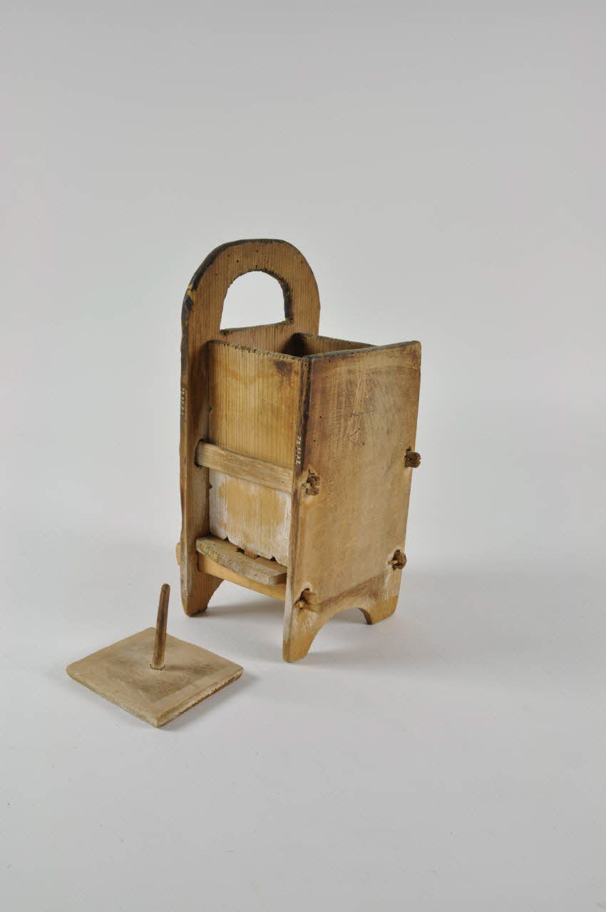 moule à fromage 1973.29.9.1-10 Photo Mucem