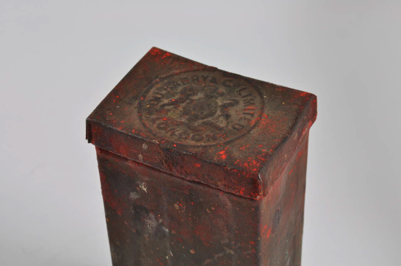MATERIEL DE PEINTRE EN DECOR 1973.31.119.1-2  Photo Mucem