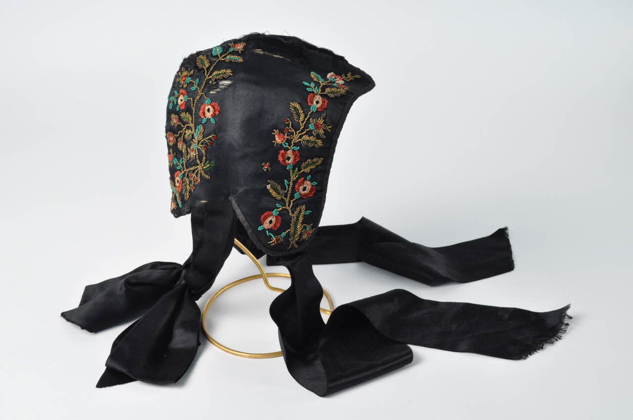 bonnet de fête Diairi 1936.860 Photo Mucem