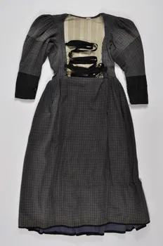 Bonnival robe Rhône-Alpes, France 1930 1971.85.2 Photo Mucem