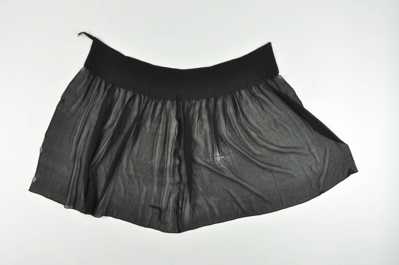 Louise Renevot tablier Bretagne, France 1954 1971.97.1.4 Photo Mucem