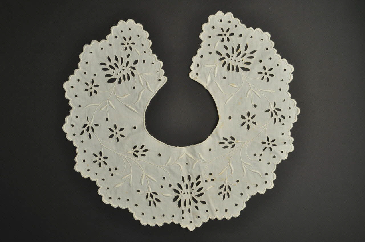 Louise Renevot collerette Bretagne, France 1924 1971.97.6 Photo Mucem