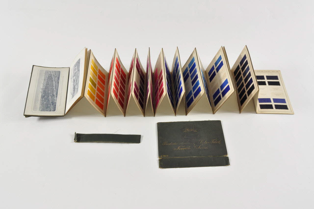 CARNET D'ECHANTILLONS 1972.149.223.1  Photo Mucem