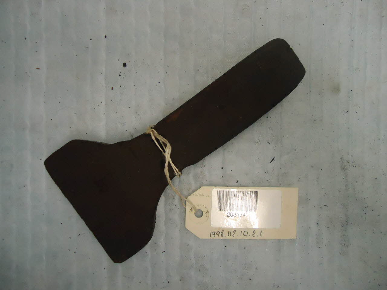 POIGNEE 1998.112.10.2.1 Photo