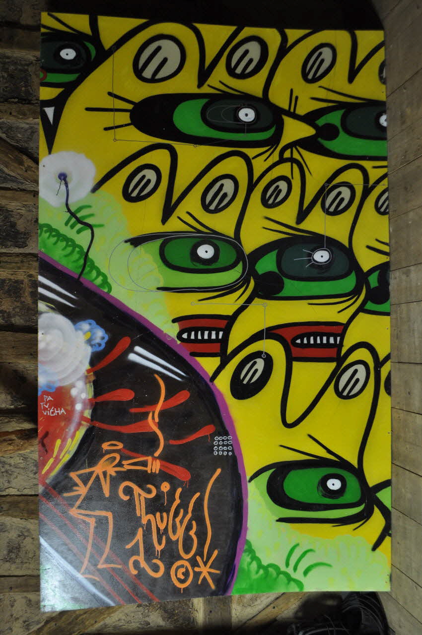 La Mano panneau de graffiti Panneau graffé Languedoc-Roussillon, France 2001/8/1-2001/8/5 2001.57.6 Photo
