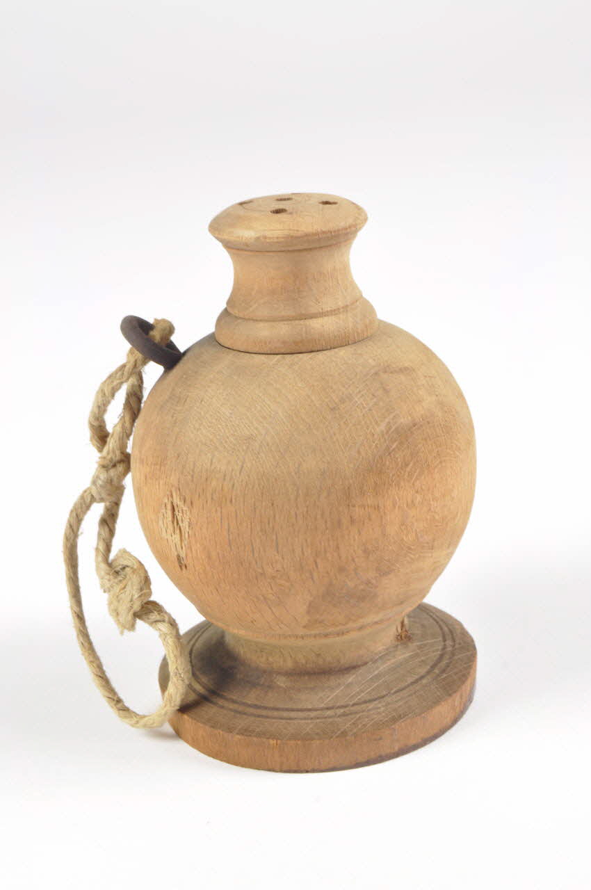 boîte à épices POIVRIERE Bourgogne, France 1878 1974.49.116 Photo Mucem