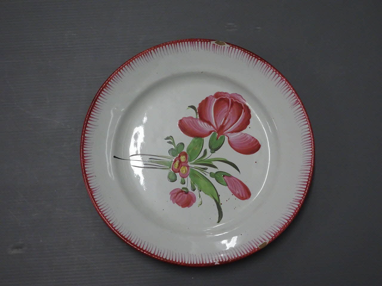 assiette plate 1943.37.100 Photo