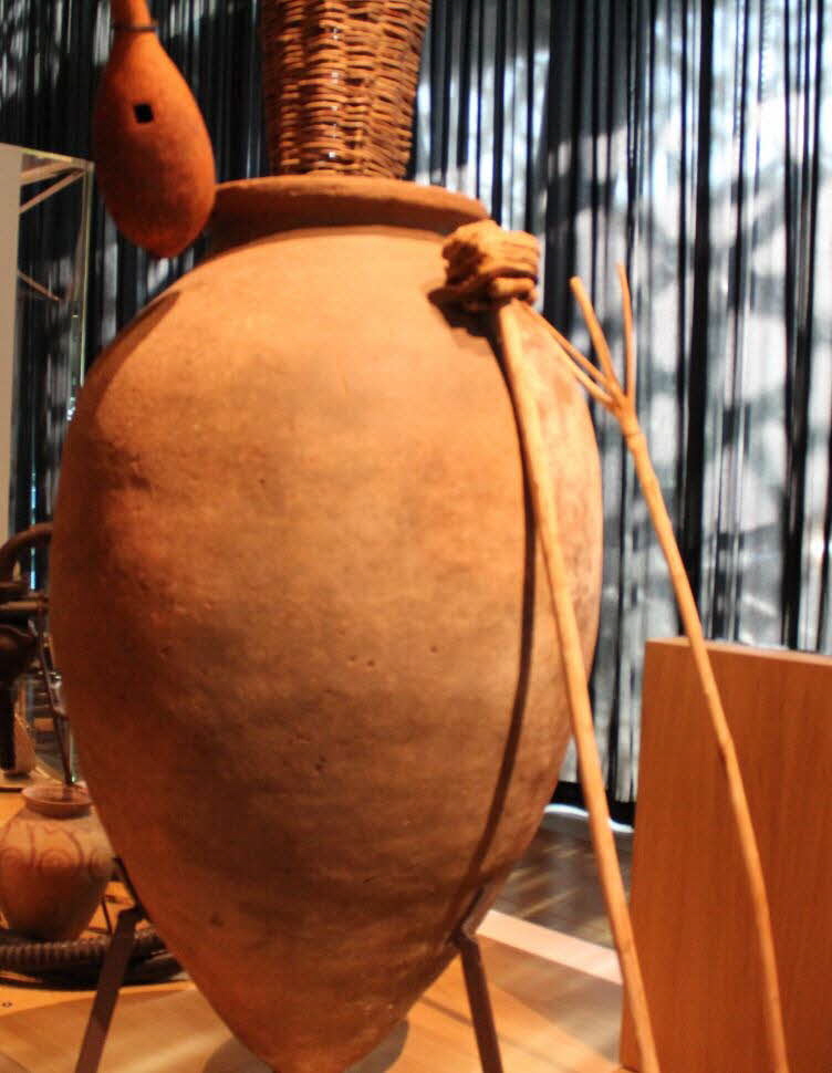 fourche Fourche à trois dents pour mélanger le vin Kakhétie, Géorgie 2015 2015.39.20 Photo Mucem