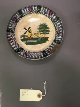 assiette plate Lorraine, France 1900-1925 1958.96.6  Photo