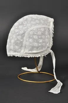 bonnet de fillette 1974.8.5 Photo Mucem