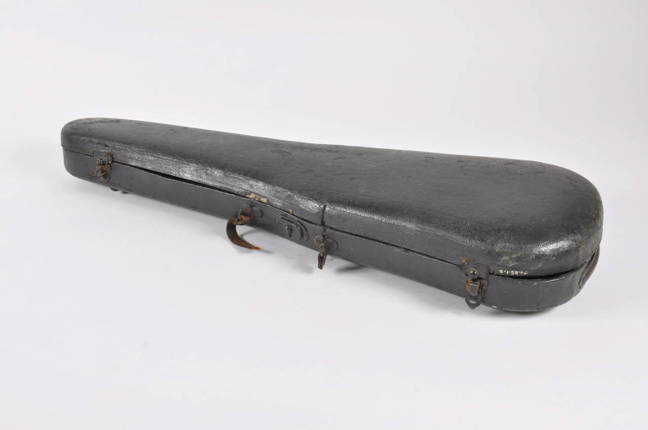 instrument de musique de clown 1900-1910 1974.85.1.2 Photo Mucem