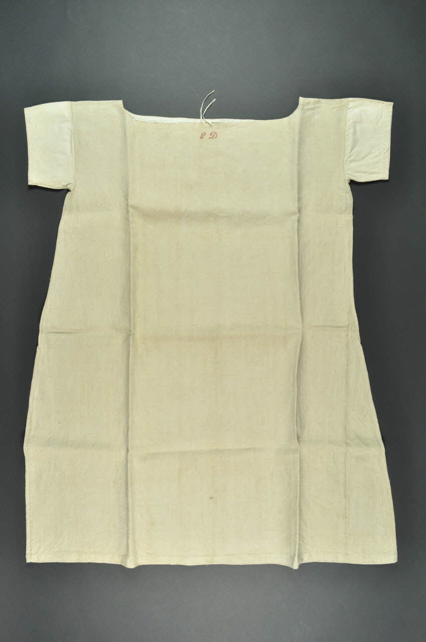chemise de femme 1860 1974.87.28 Photo Mucem