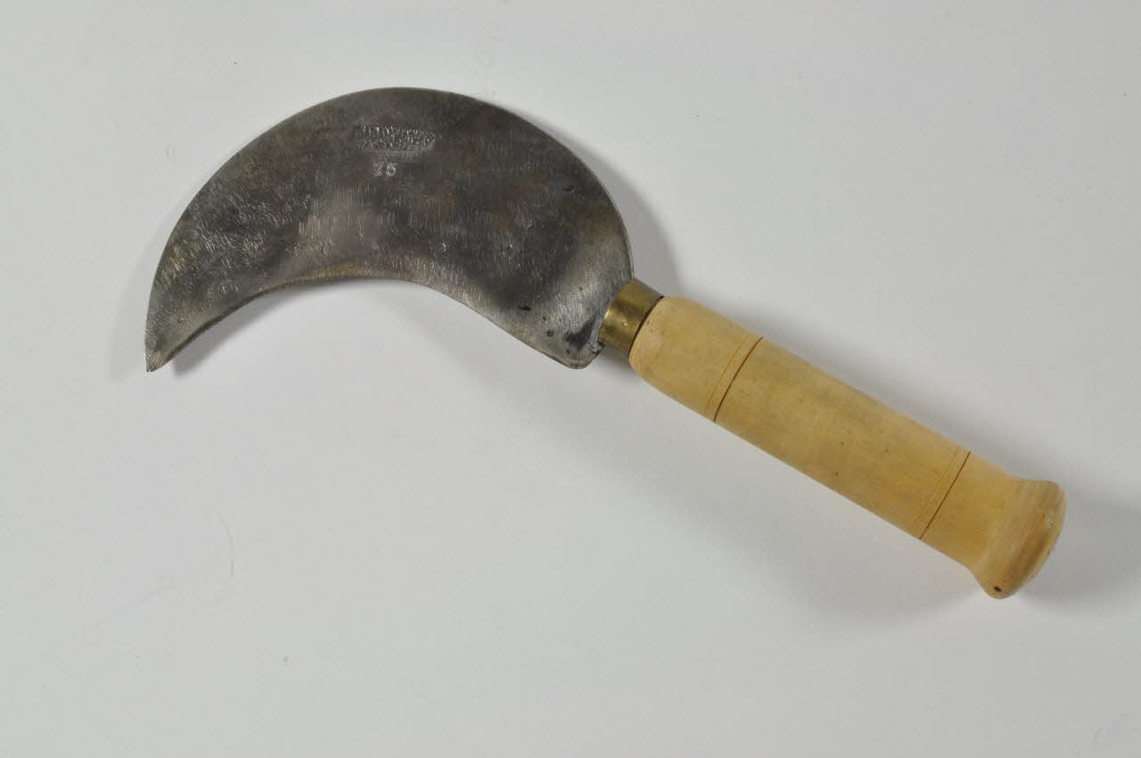 Marcel Gadan serpette de vigneron Bourgogne, France 1974 1974.88.1 Photo Mucem