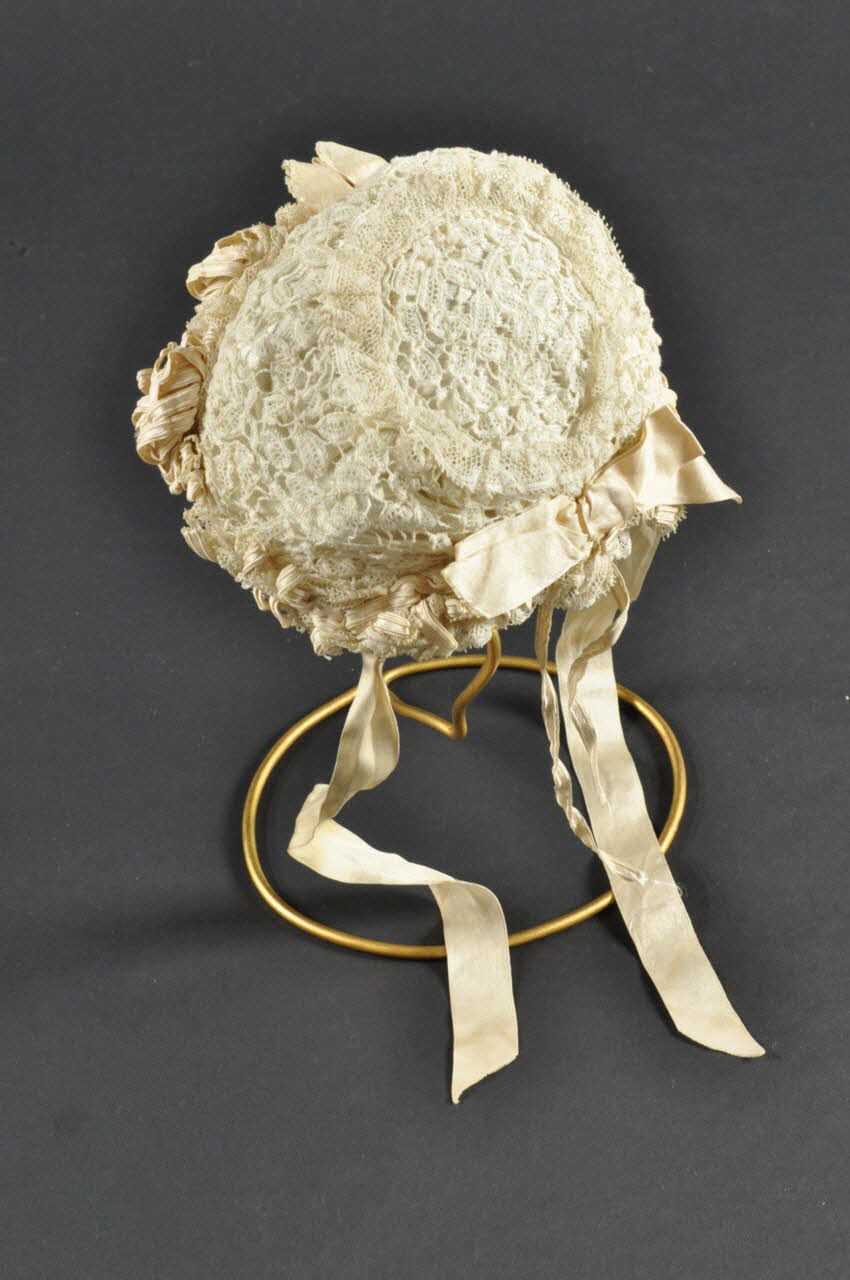bonnet de baptême 1900-1910 1974.9.10 Photo Mucem