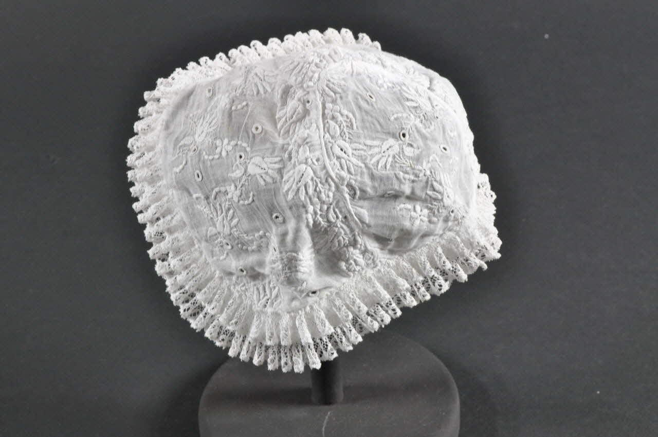 bonnet d'enfant 1900-1910 1974.9.11 Photo Mucem