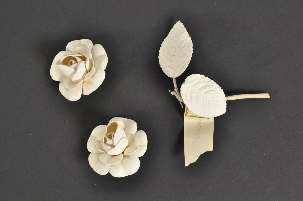 fleur artificielle 1972.150.945.229  Photo Mucem
