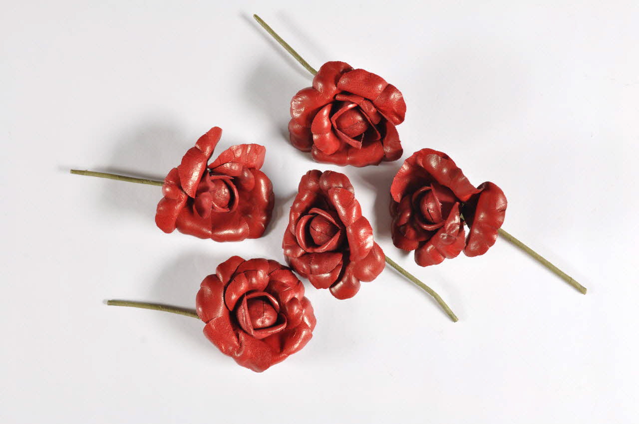 fleur artificielle 1972.150.945.242.1-5  Photo Mucem