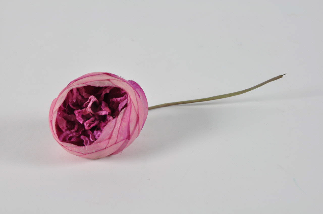 fleur artificielle 1972.150.945.286  Photo Mucem