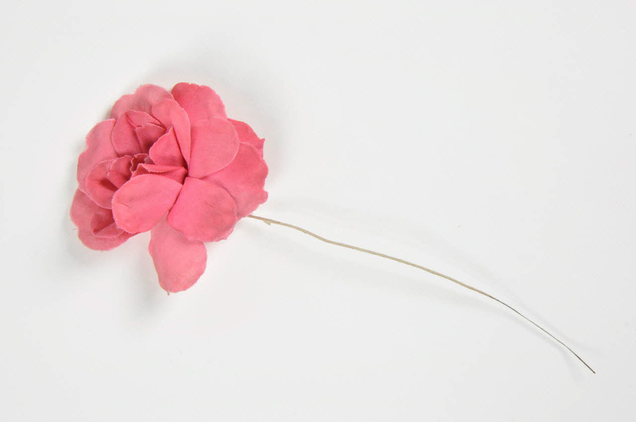 fleur artificielle 1972.150.945.308  Photo Mucem