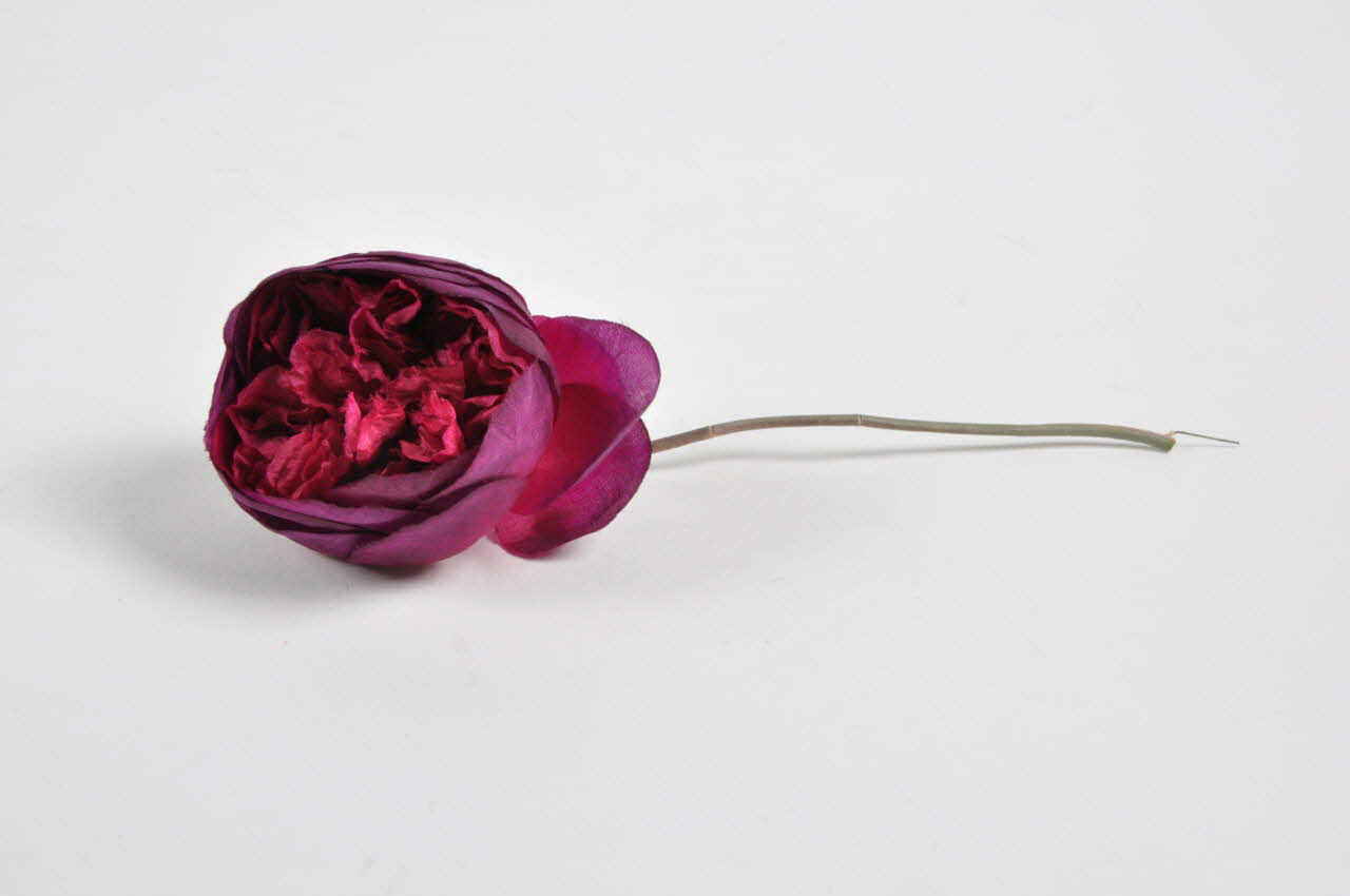fleur artificielle 1972.150.945.314  Photo Mucem