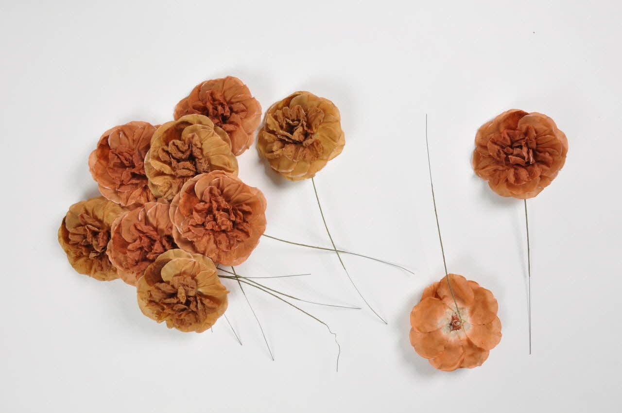 fleur artificielle 1972.150.945.333.1-10 Photo Mucem