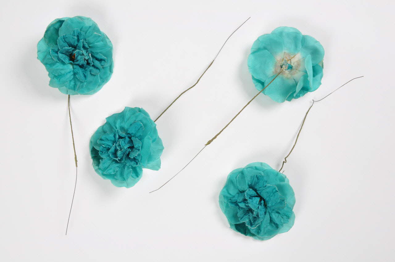 fleur artificielle 1972.150.945.338.1-4  Photo Mucem