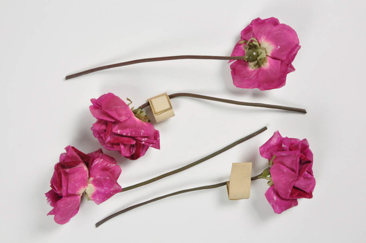 fleur artificielle 1972.150.945.341.1-4 Photo Mucem
