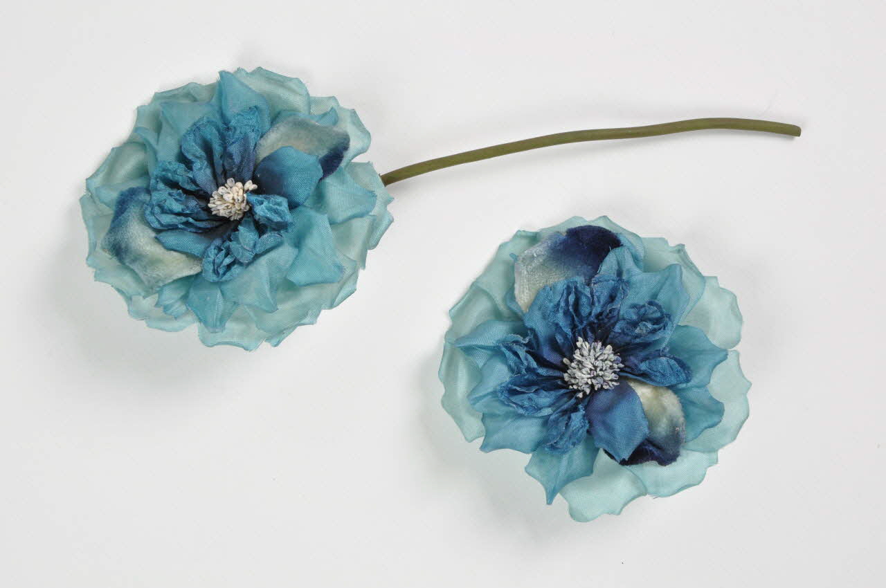 fleur artificielle 1972.150.945.345.1-2  Photo Mucem
