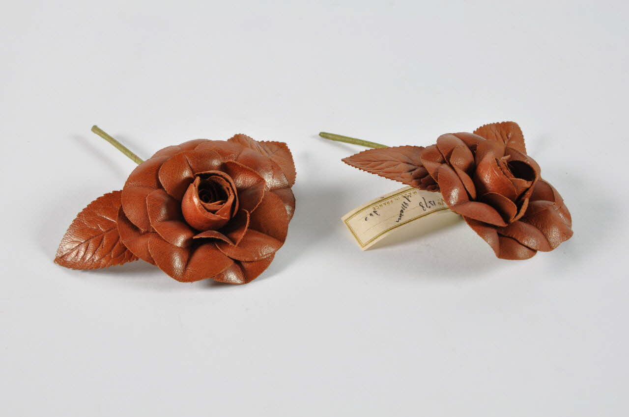 fleur artificielle 1972.150.945.566.1-2 Photo Mucem