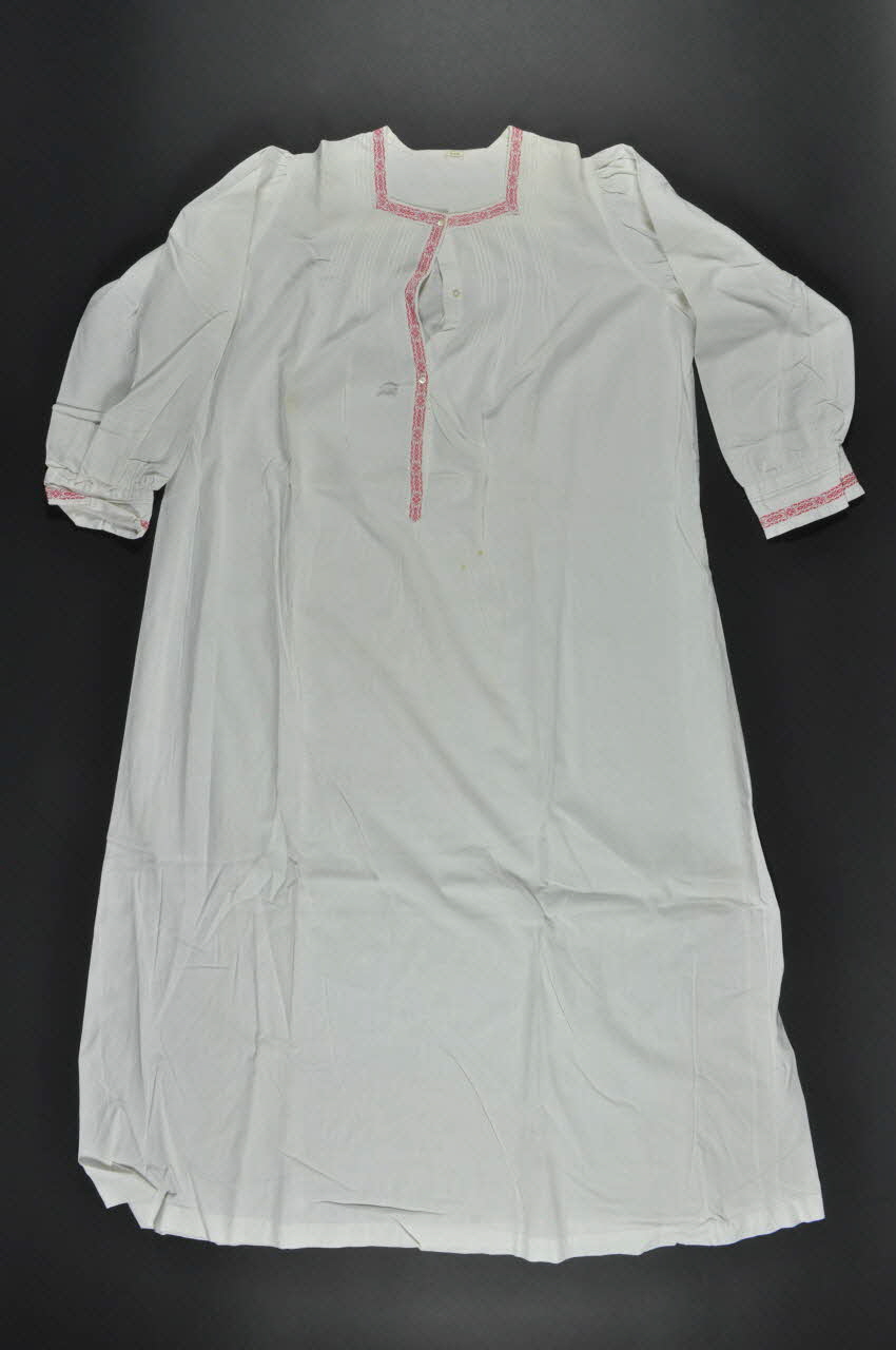 chemise de nuit 1977.16.12 Photo Mucem