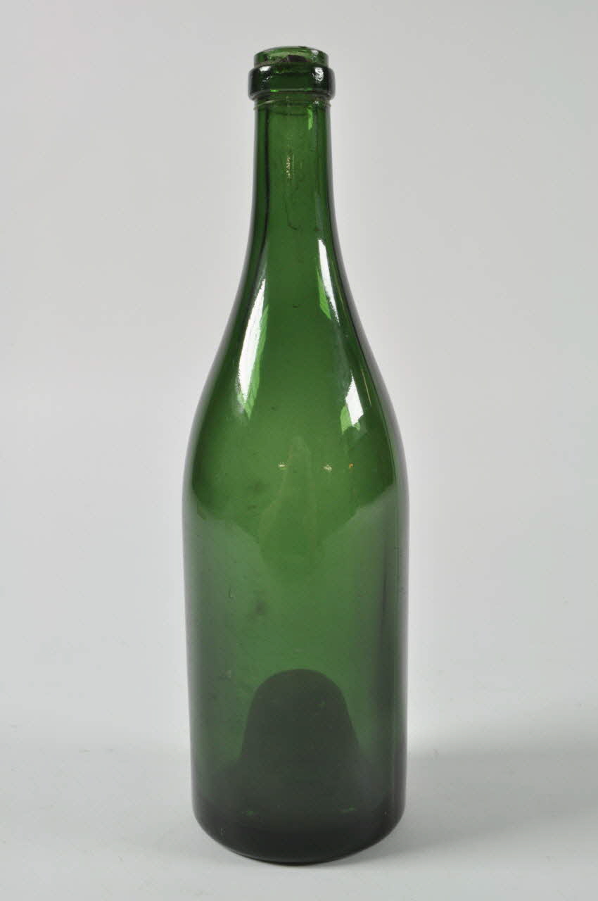 bouteille (objet domestique) 1972.8.82 Photo Mucem