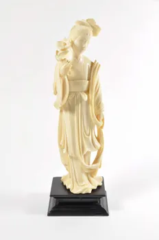 statuette de femme Chine 1977 1977.60.46 Photo Mucem